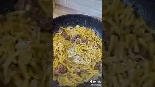 Макароны с тушенкой