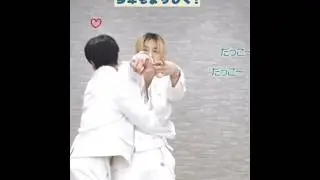 Hyunjin's mission was to hug himself then changbin came to hug him 😭 #hyunjin #changbin #straykids