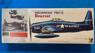 Обзор и распаковка винтажной модели самолета Hawk 1967 Grumman F8F-2 Bearcat.