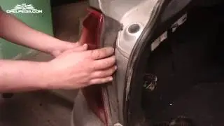 Opel Astra G Tutorial: How To Replace A Brake Light