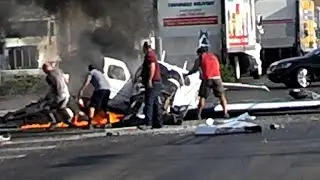 Dramatic cell phone video captures parking lot plane crash