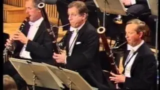 HU Kun plays Sibelius Concerto with Lord Yehudi Menuhin/Berlin Radio Symphony Orchestra at SFB