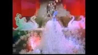 VALERIE PERRINE as Lilliane Lorraine in 