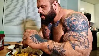 EAT LIKE A MONSTER - ILLIA GOLEM - BODYBUILDING LIFESTYLE MOTIVATION 💪