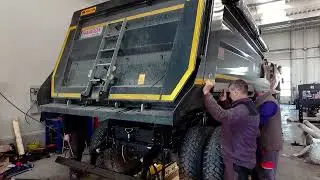 Cum se monteaza suprastructura Wielton 18m3, Hardox pe sasiu 8x4 #intercargogrup #wielton