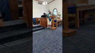 Sis. Sharon Collins singing Beams of Heaven