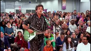 M, Mathieu Chedid singing for Amma in Chalon, France