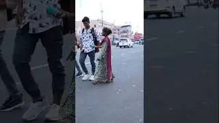 Save poor girl #humanity #socialwork #helping #sad #ytshorts #shortsfeed #helpingvideo #shorts