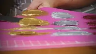 Rolkem Brush Strokes Cupcakes from Kiwicakes