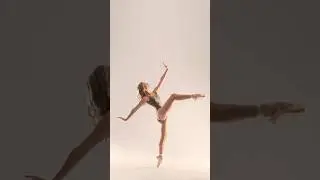 Happy International Dance Day from CCB! 📸: Machmer Movement