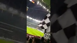 Schwarz-wei&szlig; wie Schnee -Tankard + Choreo,Fangesang im Europapokal Eintracht - Olympique Marseille