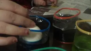 HOOVER4000 & CINDYLAVONE COLORING EASTER EGGS