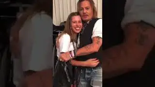 Johnny Depp with fan #johnnydepp #johnnydeppisinnocent #johnnydeppedit #johnnydeppfans #depp