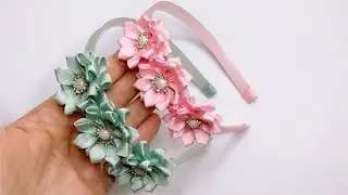 TIARA FLOR DUPLA NA FITA N2/Gaste Pouco e Lucre Mais #ribbonbow 🎀By Marina Mello