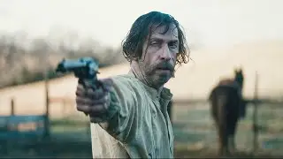 I ladri non sanno che questo vecchio contadino scemo è un famoso criminale esiliato