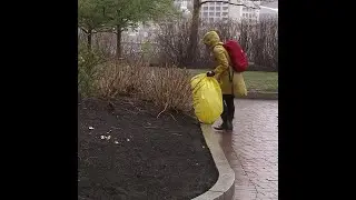 Volunteers clean up Boston for Earth Day