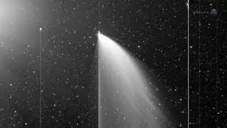 ScienceCasts: Sunset Comet