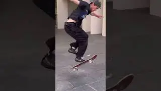 Kickflip LATE impossible on flat?! IG @jamiegriffin