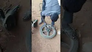 Removing a rear wheel sprocket #automobile #motormechanic