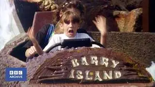 1990: A Day Trip to Barry Island | Between Ourselves | BBC Archive