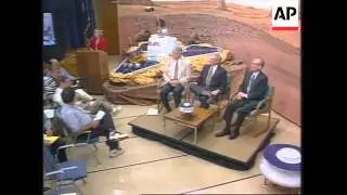 USA: UNMANNED MARS PATHFINDER SPACECRAFT PREPARES TO LAND ON MARS