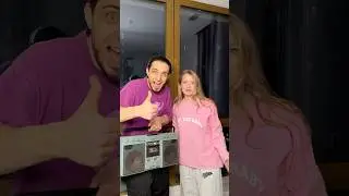 Включили трек обоюдно ночью на всю громкость