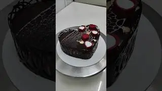 wow heart shape chocolate mirror glaze cake design #mirrorglaze #heartcake #shorts #ytshorts #viral