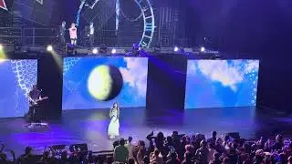 When The Moon&rsquo;s Reaching Out Stars - Live 