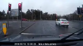 Red light runner on A327/A3013 near Fleet
