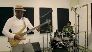 Slap Bass Master Vs Drum Machine #funk #jazz #bass #bassboosted