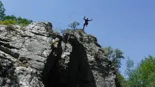 Salto de 15 metros - Canyoning da Ribeira da Pena, G&oacute;is - Monitor: Afonso Silva