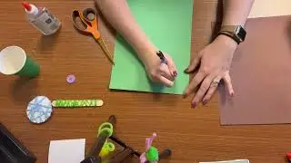Crafts to Go: Yarn Flowers