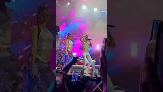 Kenia Os - Kitty (En Vivo El Salvador 2024)
