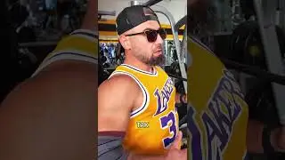 🏋️&zwj;♂️ Почему для верхней груди иногда выбирают смит, а не гантели #fitness