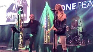 Mr. King&acute;s Delite feat. Vika & Eric Duffaut