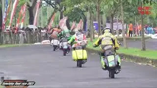 Vespa balap jamping-jamping sampe finish