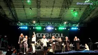 Jewish Music Wows Thousands at Central Park Concert