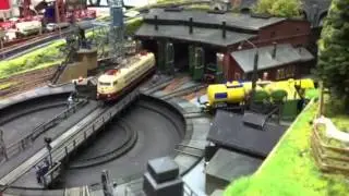 HMC presents: BR103 M&auml;rklin (37577) entering shed through turntable