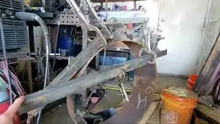 Bbq pit door offset counterweight