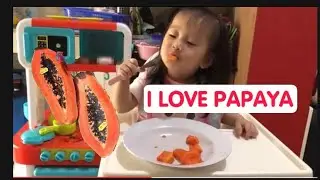 PAOPAO LOVES PAPAYA / BABY EATING PAPAYA