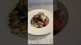 # สปาเก็ตตี้เส้นดำ # Spaghettis &agrave; l'encre de seiche. Avec homard, chair de crabe et moules😋