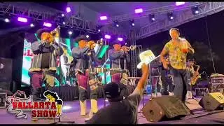 YO VENDO UNOS OJOS VERDES / BANDA VALLARTA SHOW DE TEPIC NAYARIT ( en vivo ) 
