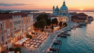 Unwind with Italian & Mediterranean Music, Capturing Perfect Seaside Night Vibes.