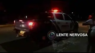 Casal em motocicleta morre ao colidir em &aacute;rvore ap&oacute;s piloto empreender fuga