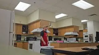 Masterchef Derrick Fox demos for CMS Nutrition and Wellness class.