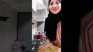 في المطبخ 