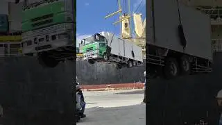 Unloading heavy closed body truck @TheLogisticsTV #bulkcarriers #truck #transport #terminal