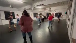 Dancing Queen (A little More Country) Beginner  Line Dance