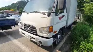 Korea Used Trucks - Hyundai eMighty 2.5 ton Box Truck (POWER GATE+MT+DIESEL+RADIO SET+AC)