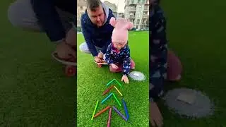 Фломастеры ЧЕЛЛЕНДЖ, Трансформация елки от папы и Евы / Mark and Eva Show #shorts